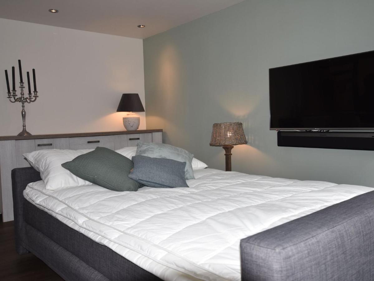 Charming Holiday Home In Egmond Aan Zee Near Seabeach Экстерьер фото